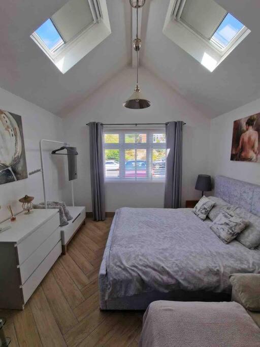פול Lovely Studio Annex In Lilliput מראה חיצוני תמונה